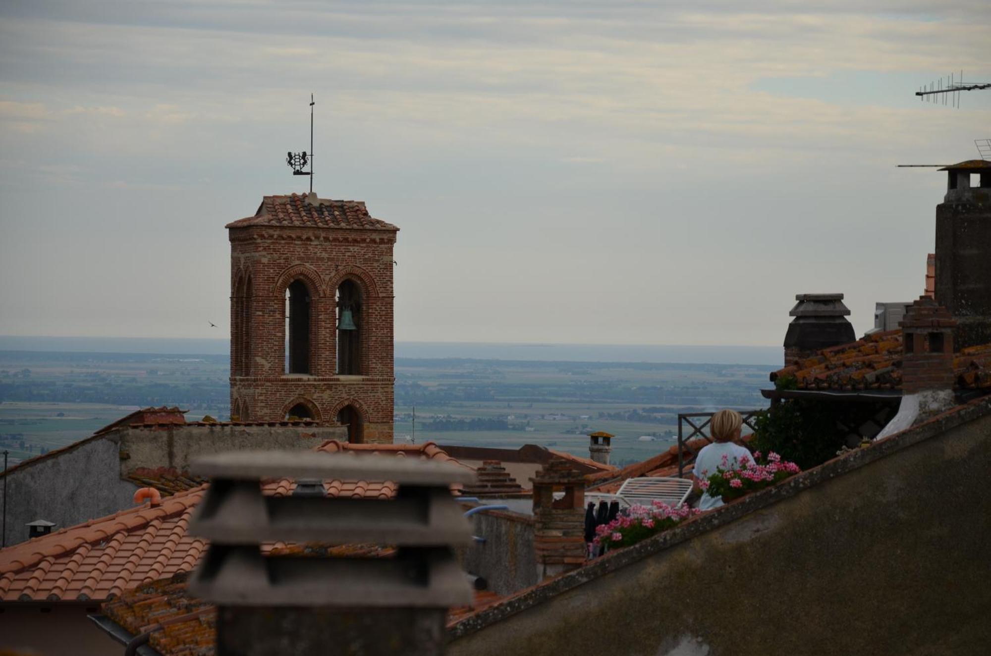 شقة La Divina Dimora Il Castello Degli Spiriti Magni Montepescali الغرفة الصورة