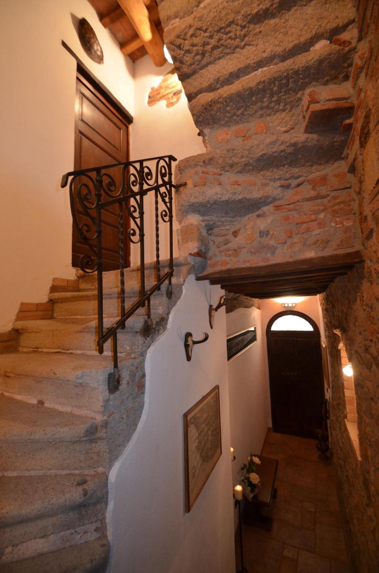 شقة La Divina Dimora Il Castello Degli Spiriti Magni Montepescali الغرفة الصورة
