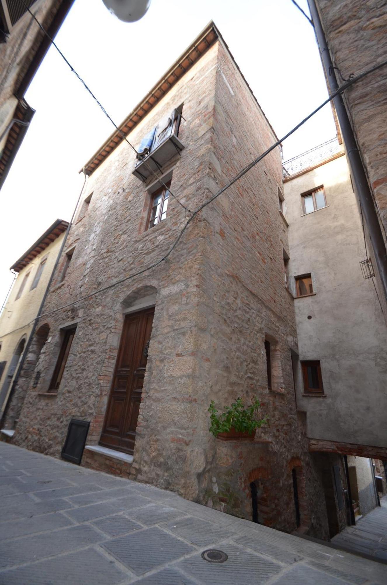 شقة La Divina Dimora Il Castello Degli Spiriti Magni Montepescali الغرفة الصورة