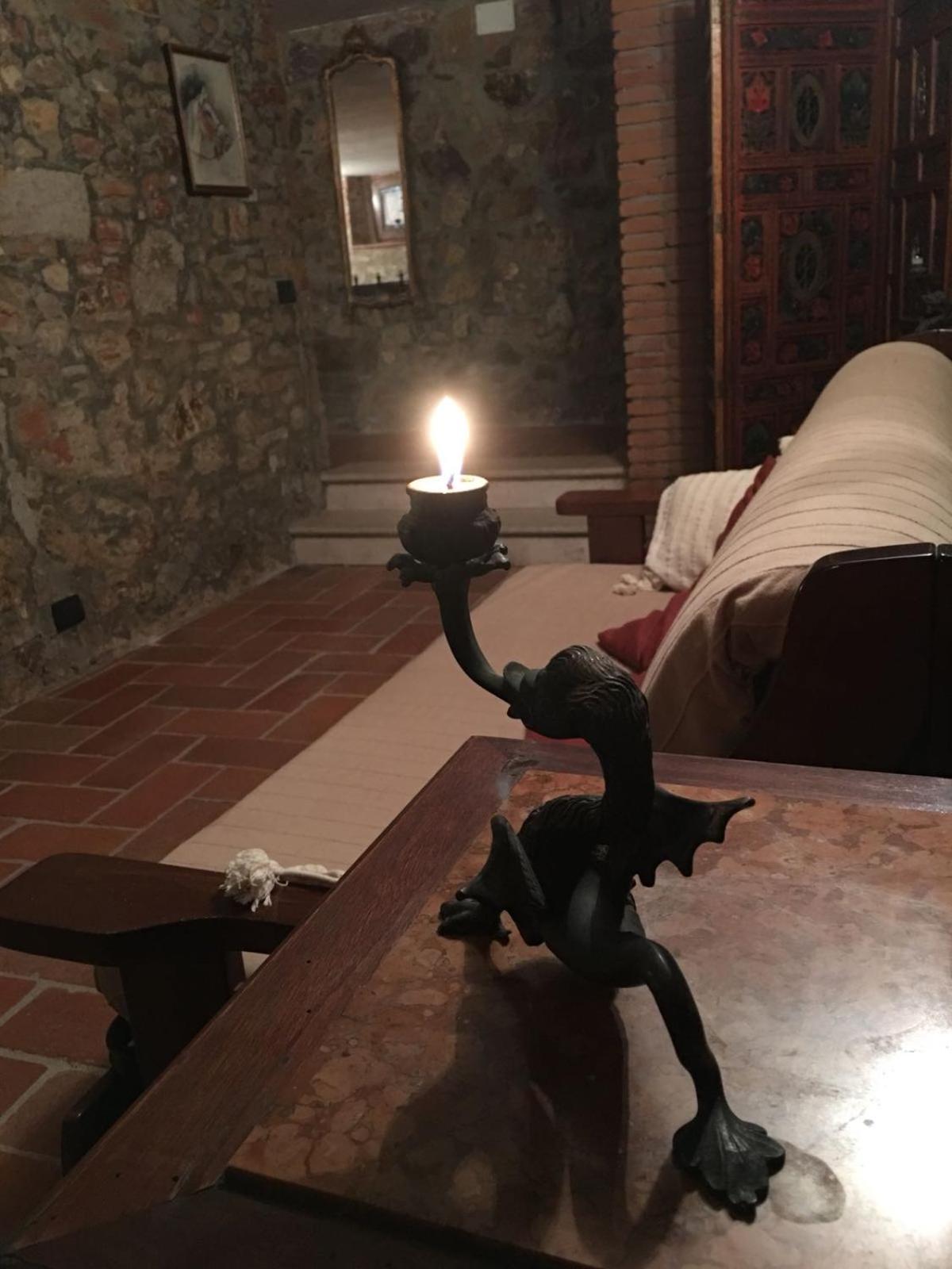 شقة La Divina Dimora Il Castello Degli Spiriti Magni Montepescali المظهر الخارجي الصورة